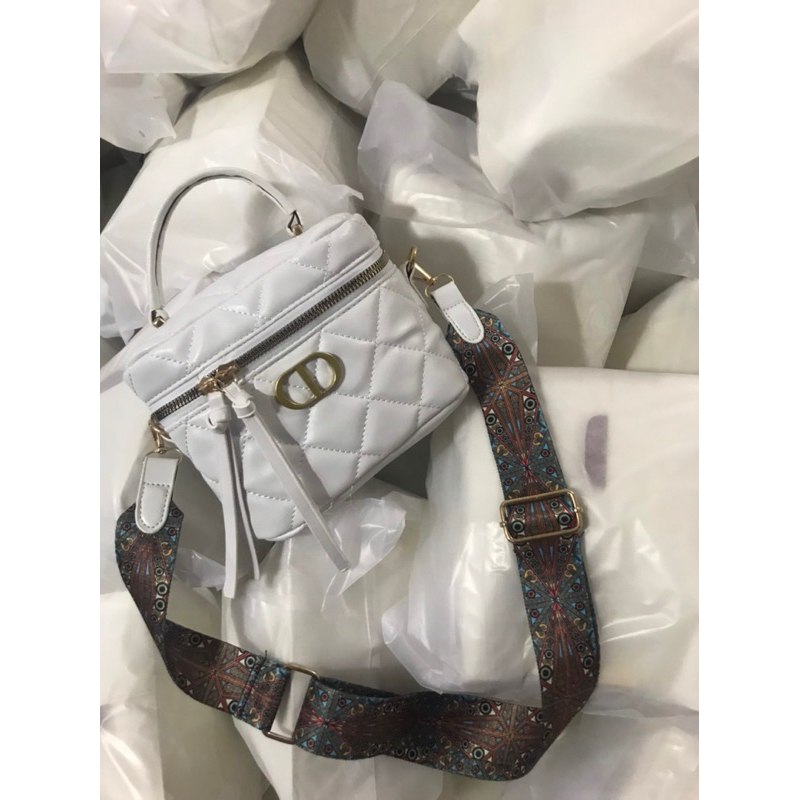 Túi cốp đeo chéo trần ô mác DD có quai xách cầm tay đựng vừa điện thoại