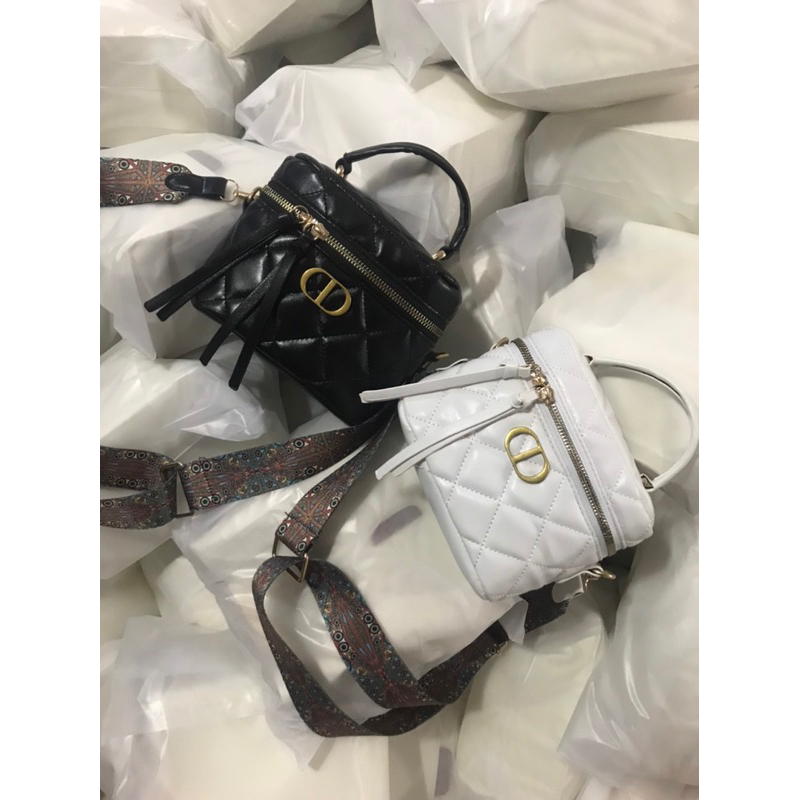 Túi cốp đeo chéo trần ô mác DD có quai xách cầm tay đựng vừa điện thoại