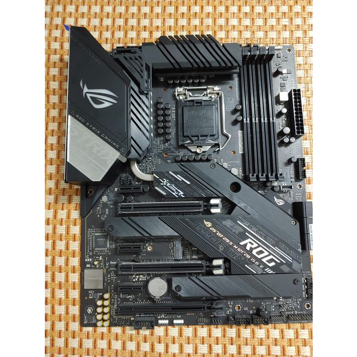Z490 ROG STRIX ĐẲNG CẤP SOCKET 1200 I7 10700 I9 10900