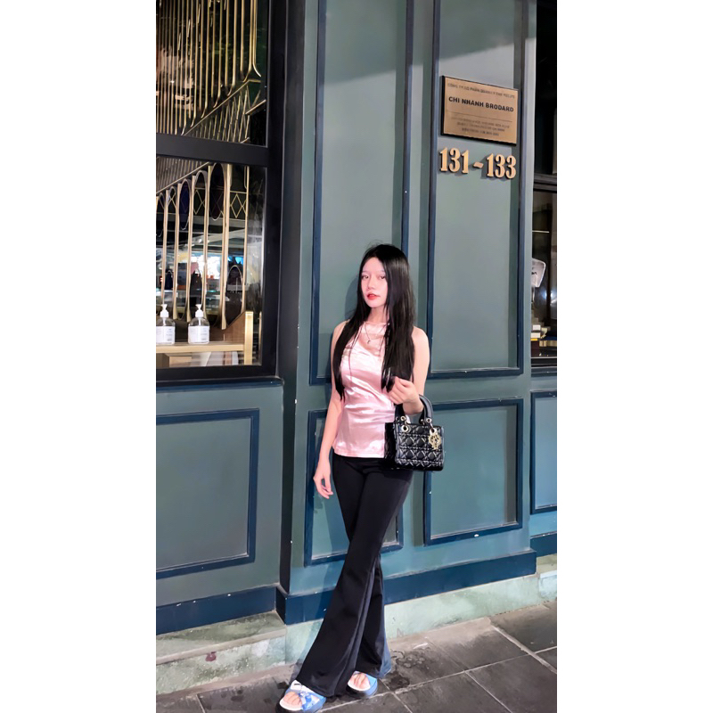 Áo 3 lỗ dáng dài xẻ tà mùa hồng ngọt ngào kèm dây xích ôm eo