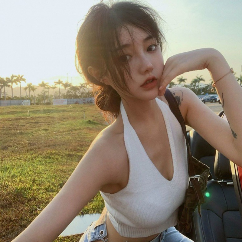 Yếm Len Có Dây Dáng Croptop Đi Biển Đi Tiệc Sang Chảnh Áo Len Ngắn Hàng Quảng Châu Chất Đẹp N68