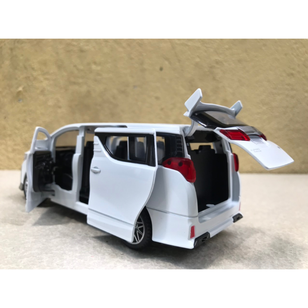 Mô hình xe ô tô TOYOTA Alphard Tỷ lệ 1:32