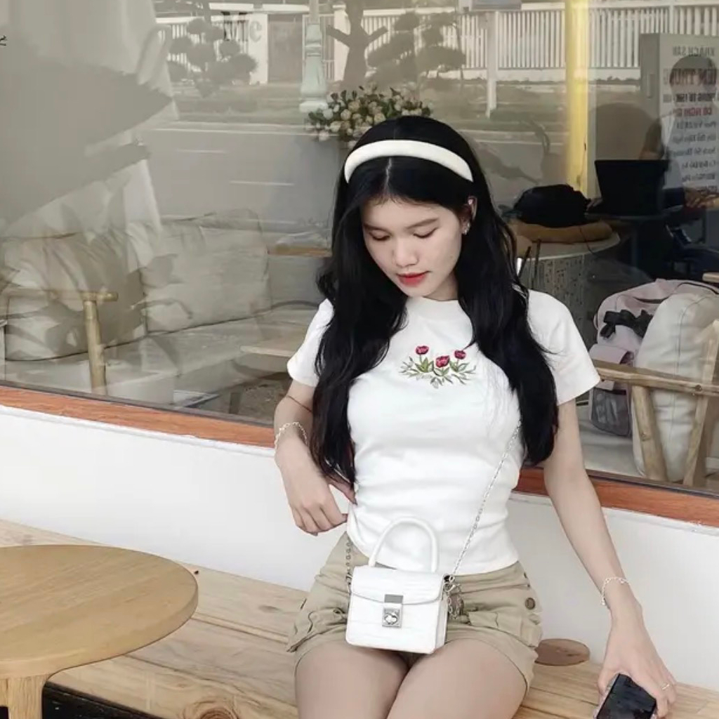 [Mã FATREND02 giảm đến 30k đơn 99k] Áo Thun Baby Tee Thêu Hoa Nữ Unisex Local Brand | BigBuy360 - bigbuy360.vn