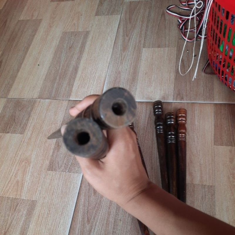 Chân cọc sáo gỗ mun.