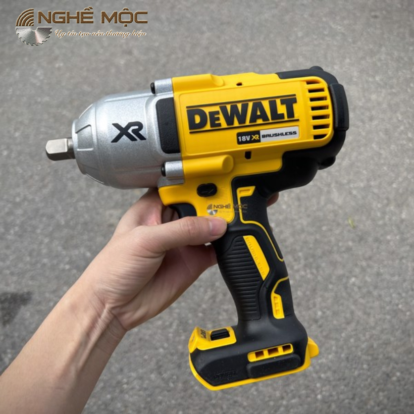 MÁY VẶN BULONG PIN 18V Dewalt DCF899