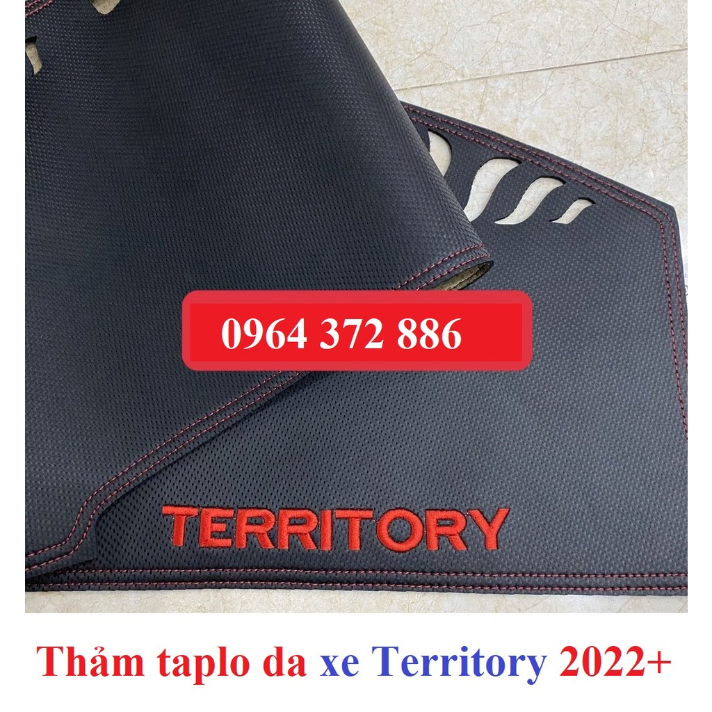 Thảm taplo da carbon xe Ford Territory 2022- 2023 màu đen 3 lớp, có đế chống trượt, chống nắng nóng hiệu quả