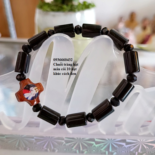 Chuỗi tràng hạt mân côi đeo tay mã não đen hạt tròn dây rút, khúc cách 10 hạt, Thánh giá đen hoặc gỗ in hình Chúa và Mẹ