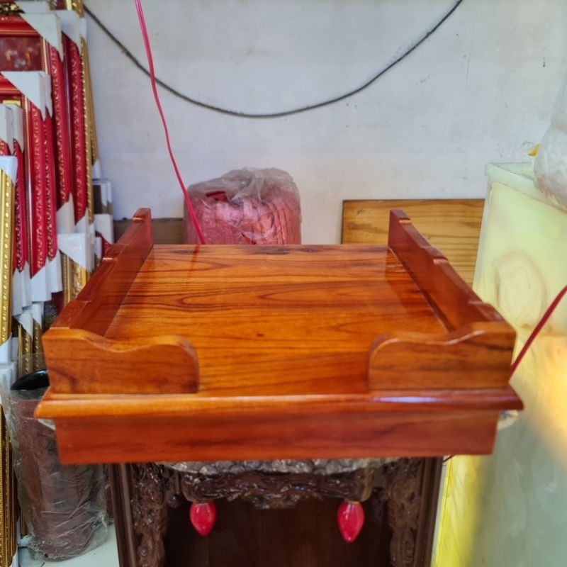 Bàn thờ treo tường