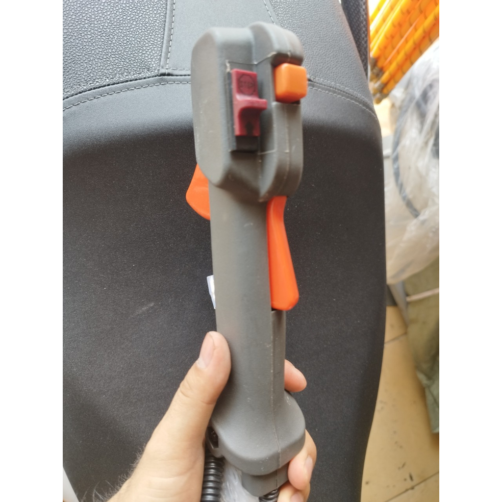 Tay Lái Ga Bóp Bên Phải Kiểu Thụy Điển Huvquana Dành Cho Máy Cắt Cỏ