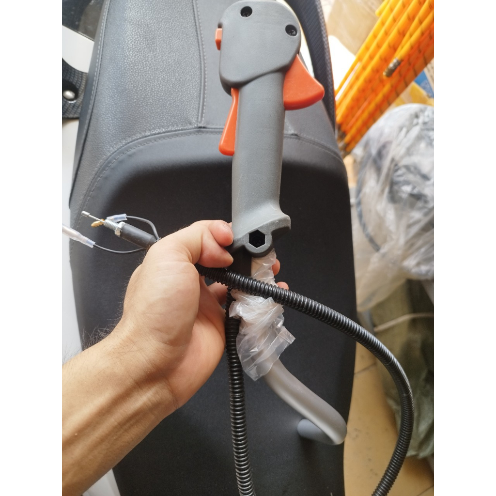 Tay Lái Ga Bóp Bên Phải Kiểu Thụy Điển Huvquana Dành Cho Máy Cắt Cỏ