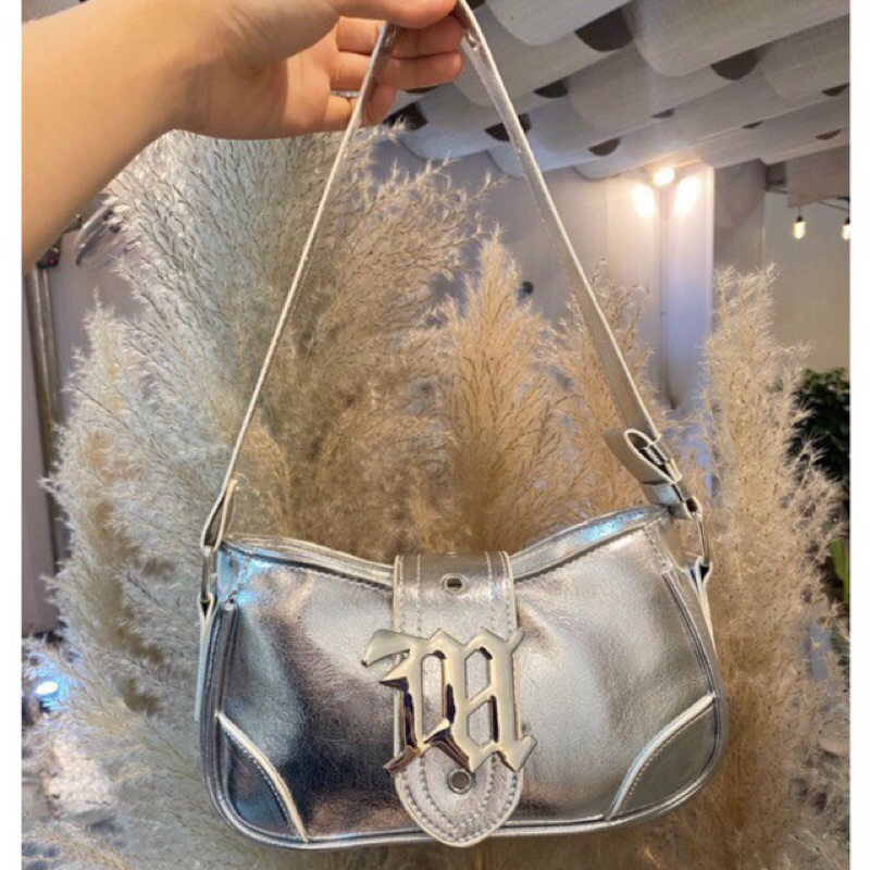 Túi kẹp nách M sang chảnh hot trend | BigBuy360 - bigbuy360.vn