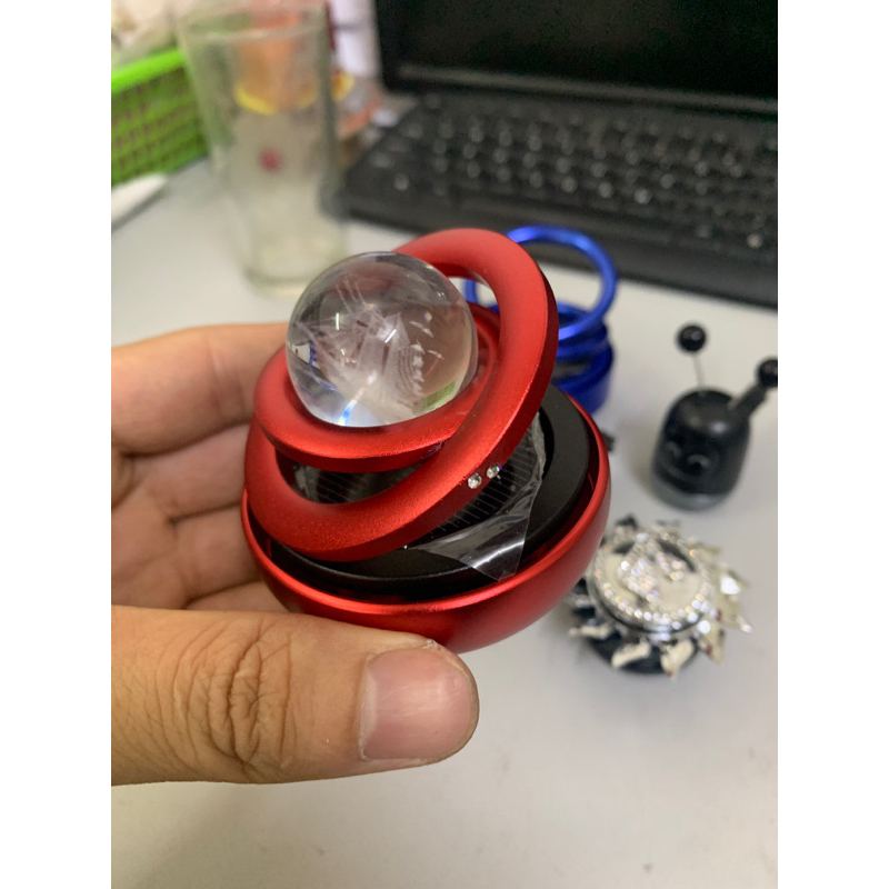 Sáp Thơm Ô Tô, Vòng Xoay Vô Cự để taplo, Nước Hoa Khửi Mùi Cao Cấp Gắn Taplo Tự Quay Bằng Năng Lượng Mặt Trời siêu thơm