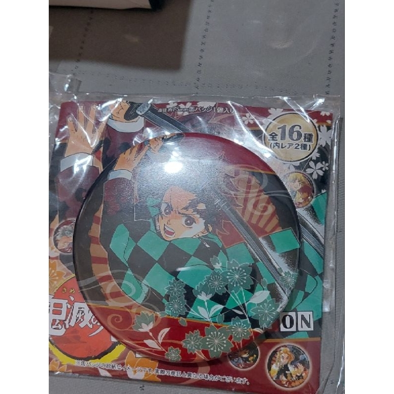 Huy hiệu 7cm Jump các nhân vật Kimetsu no Yaiba