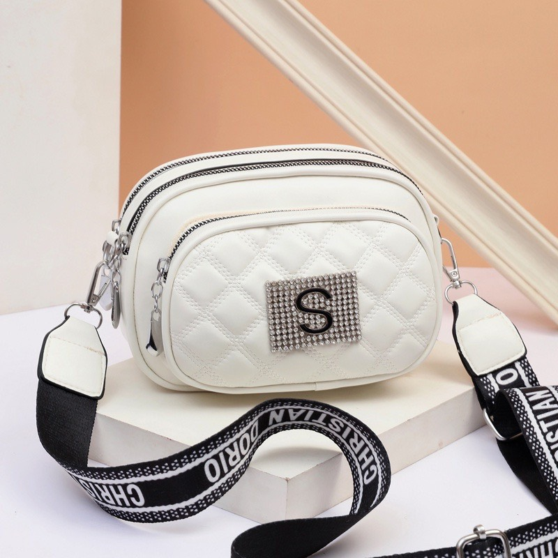 Túi đeo chéo nữ túi ba ngăn mặt trước thêu phối mác chữ S đá thời trang Hàn Quốc