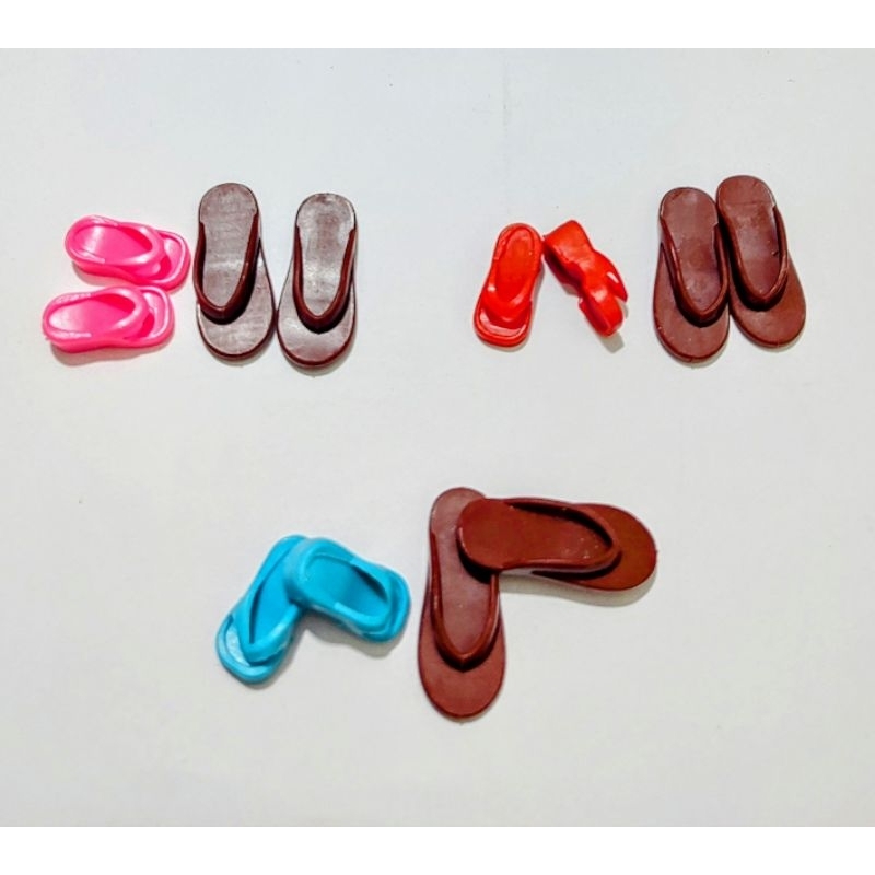 Bộ 2 đôi dép nam nữ cho búp bê Barbie và Ken