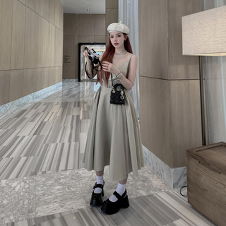 Đầm khoét ngực hở lưng dáng xoè MPB