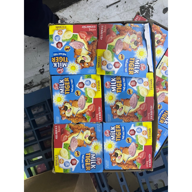 Phomai tươi dâu chuối