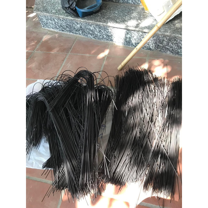 Nan uốn đen để ráp lồng các bác ơi. có từ 1,6 1,8 2 2,2li.sop bán combo từ 20nan ạ