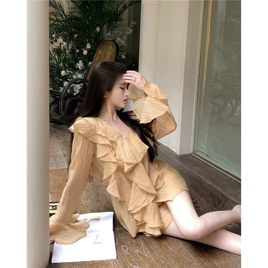 Bộ Áo Sơ Mi Tay Dài Phối Bèo + Quần Short Lưng Cao Thời Trang Quyến Rũ Cho Nữ