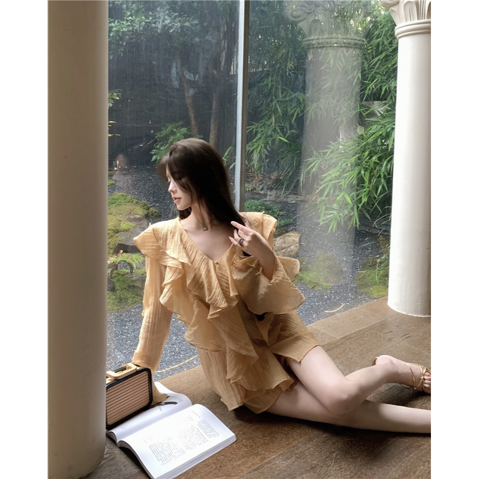 Bộ Áo Sơ Mi Tay Dài Phối Bèo + Quần Short Lưng Cao Thời Trang Quyến Rũ Cho Nữ