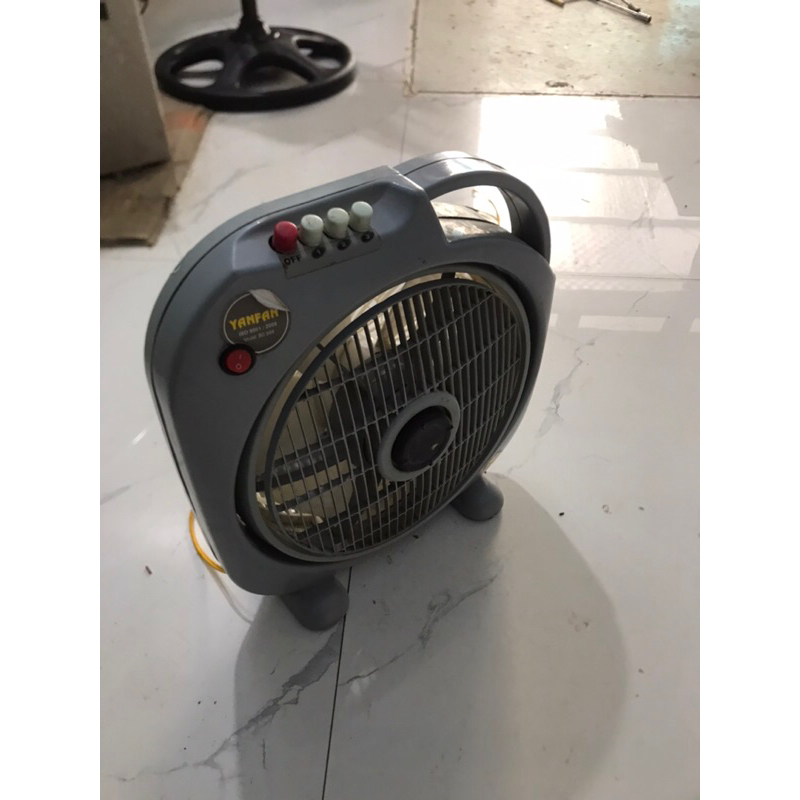 Quạt kẹp bình 12vol