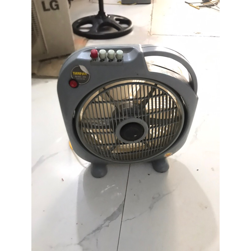 Quạt kẹp bình 12vol