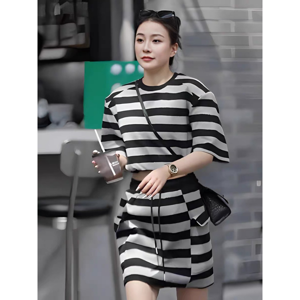 Set bộ áo thun croptop chân váy kẻ QCL1 LuciK Shop SB0007
