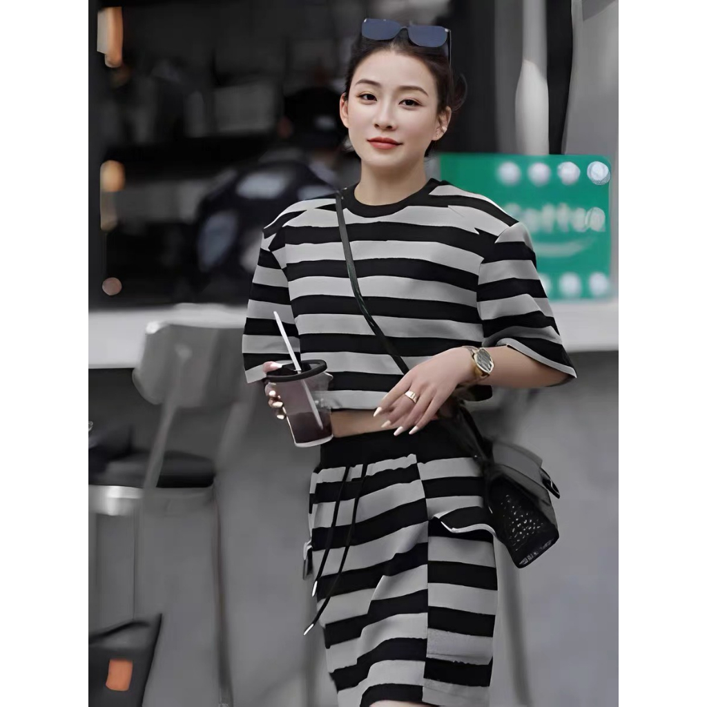 Set bộ áo thun croptop chân váy kẻ QCL1 LuciK Shop SB0007