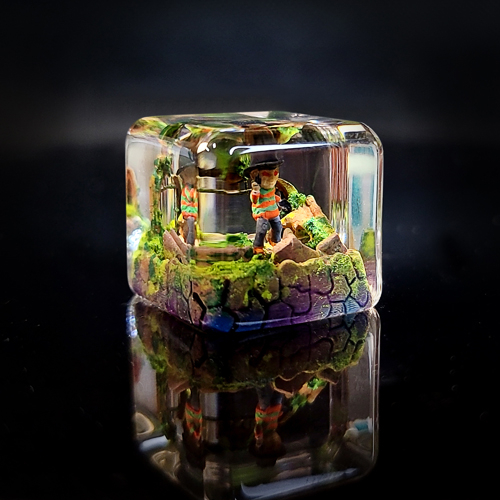 Freddy krueder keycap , nút bàn phím cơ nhân vật phim sát nhân trong mộng , keycap resin , artisan keycap