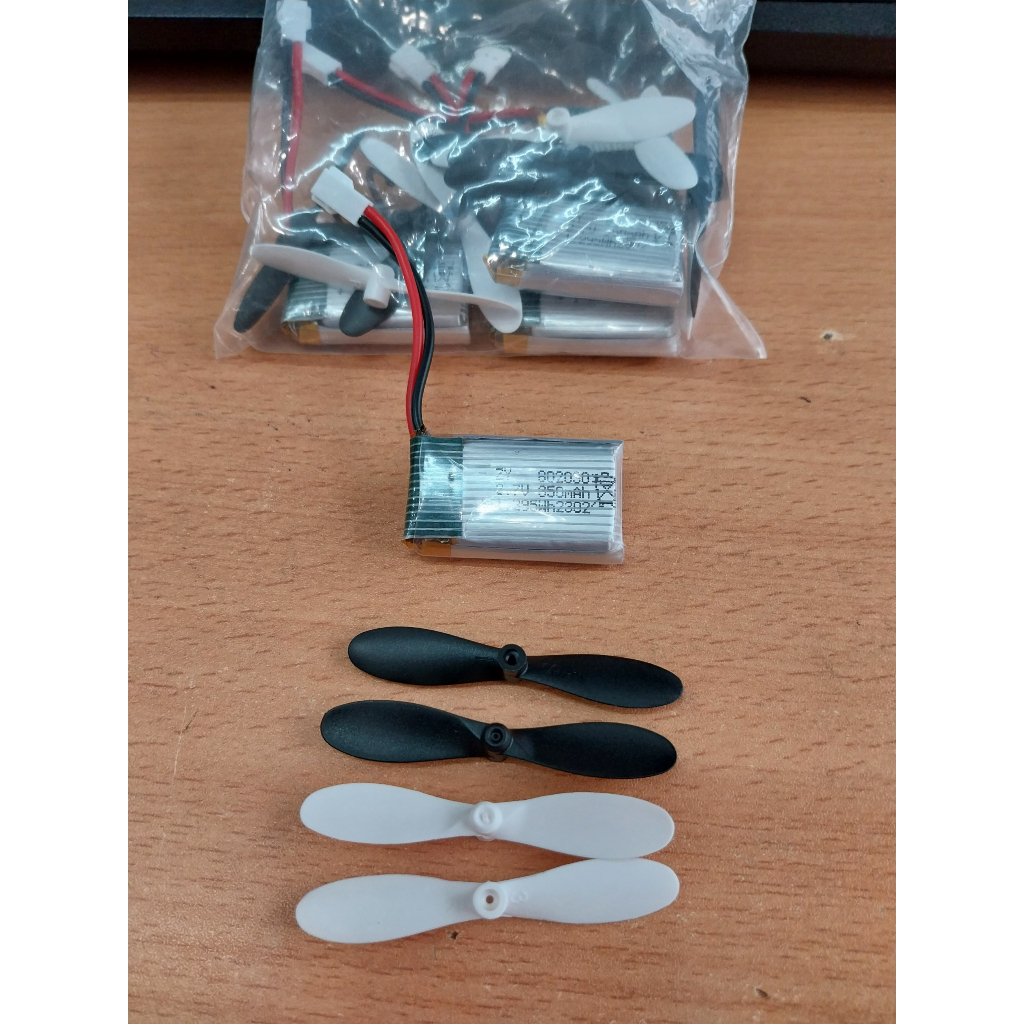 Phụ kiện pin và cánh quạt máy bay cánh bằng Mig ZY530
