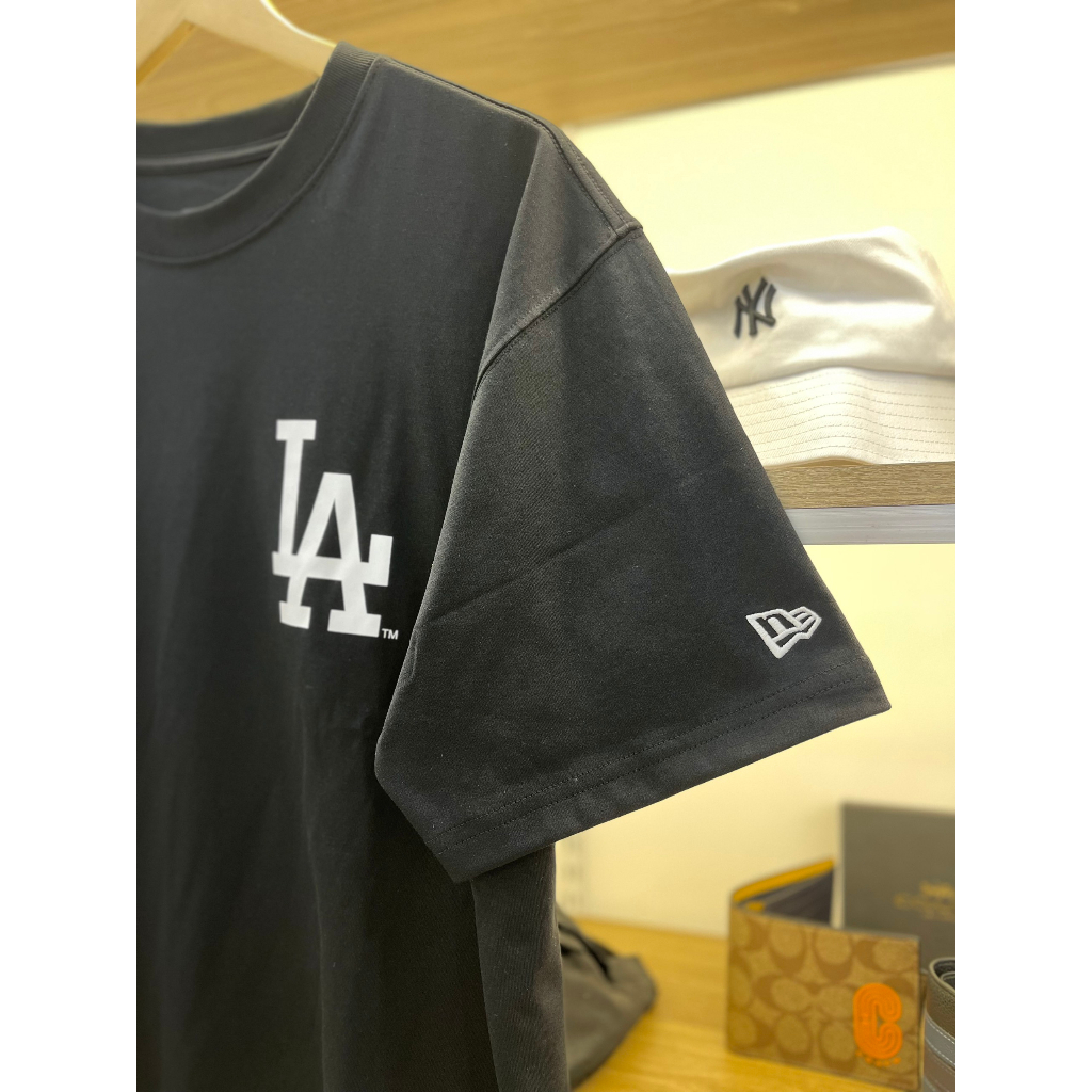 - Áo New Era chính hãng giá tốt