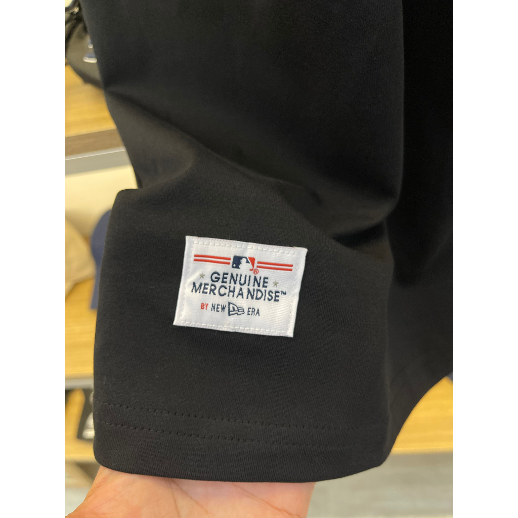 - Áo New Era chính hãng giá tốt