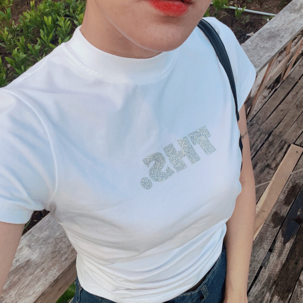 Áo baby tee croptop nhún eo cotton in nhũ kim tuyến local brand teeholic màu đen trắng