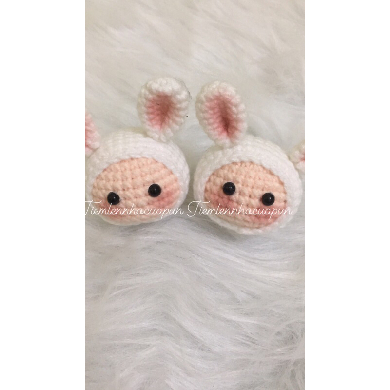 Móc khóa bé thỏ bánh bao bằng len