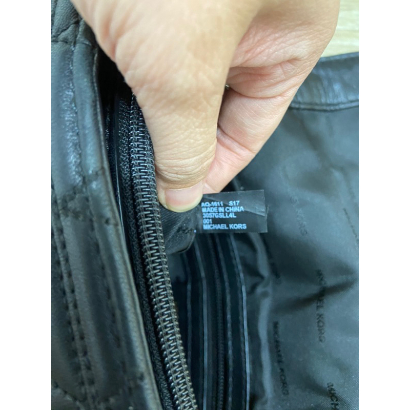 Túi si hiệu Michael Kors