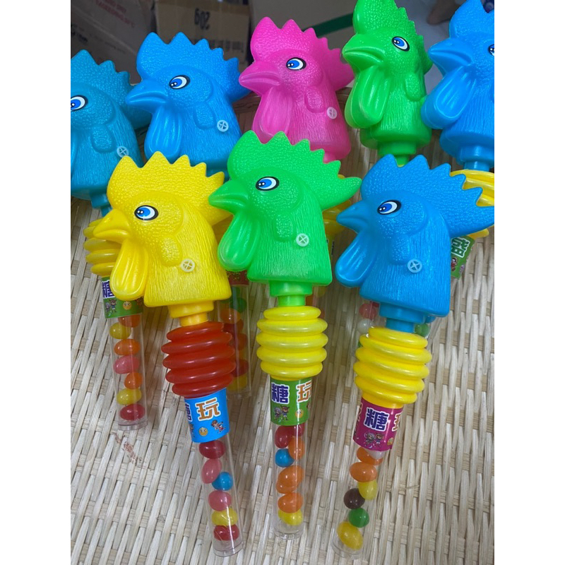 Kẹo Vỹ Dẻo Bi Kèm Đồ Chơi Hình Con Gà Bóp Kêu 20 Cái