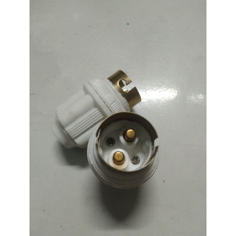 ĐUÔI ĐÈN CHO BÓNG GÀI  B22