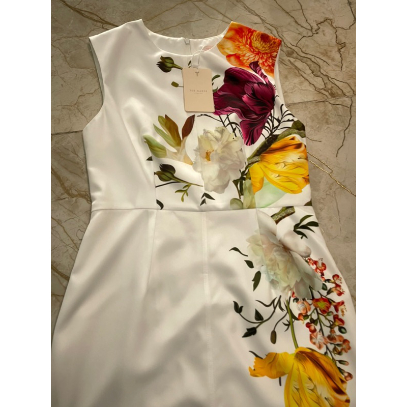 Đầm Ted dáng bút chì siêu sang