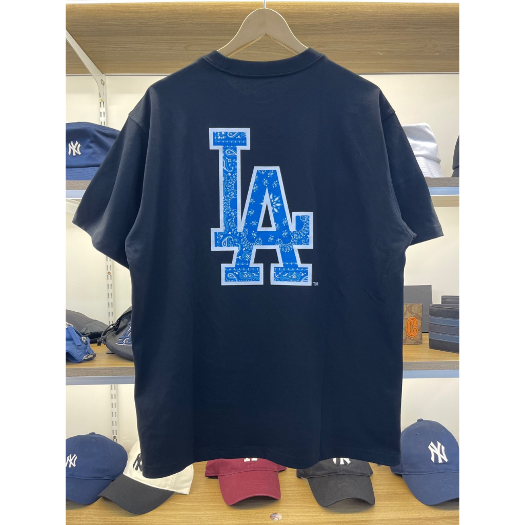 - Áo New Era chính hãng giá tốt