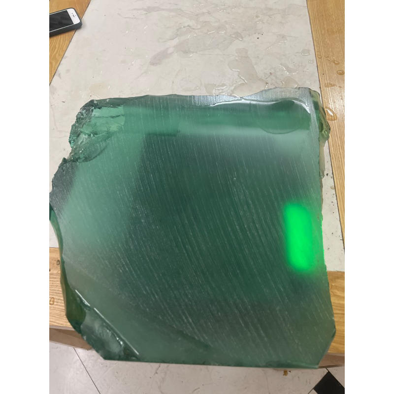 Viên Đá Thô Màu Xanh Lá Xuyên sáng 9,7kg