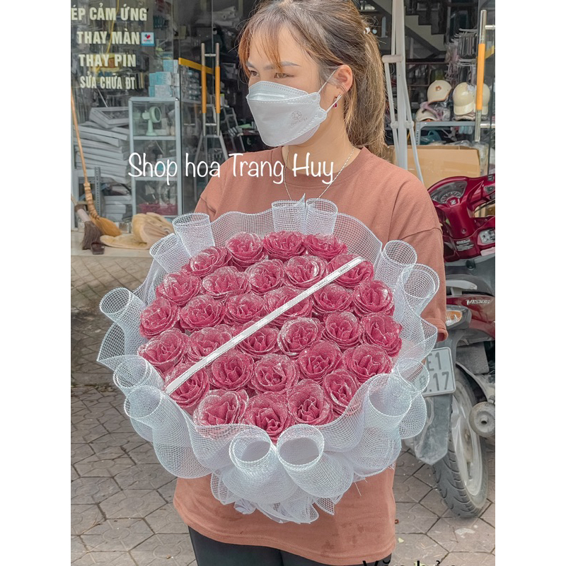 BÓ 30 BÔNG HOA NHŨ MÀU NUDE PHỐI LƯỚI CỰC SANG CHẢNH