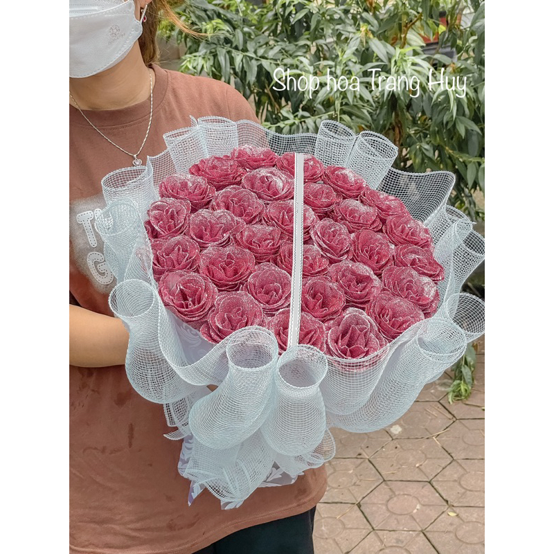 BÓ 30 BÔNG HOA NHŨ MÀU NUDE PHỐI LƯỚI CỰC SANG CHẢNH