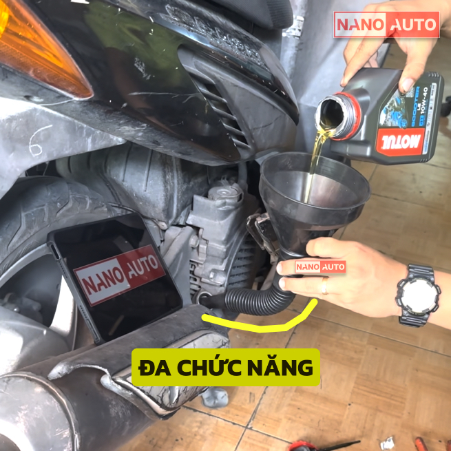 Phễu thay nhớt, quặng châm nhớt có vòi, phễu đổ nhớt xe máy ôtô