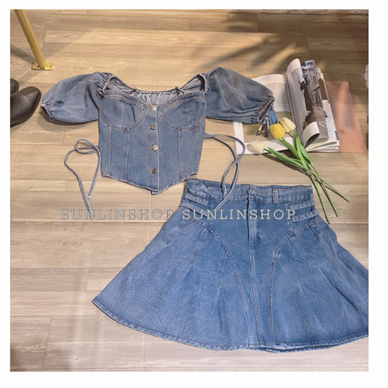 Set áo và chân váy jean xếp ly xoè cột dây eo tay phồng đính nút siêu hot phong cách Hàn Quốc