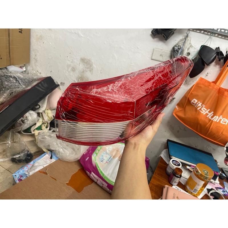 Nắp đèn hậu Toyota Vios 2019-2021