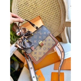 Túi nữ LV LOCKY sz22cm.da xịn mềm mịn fullbox bill
