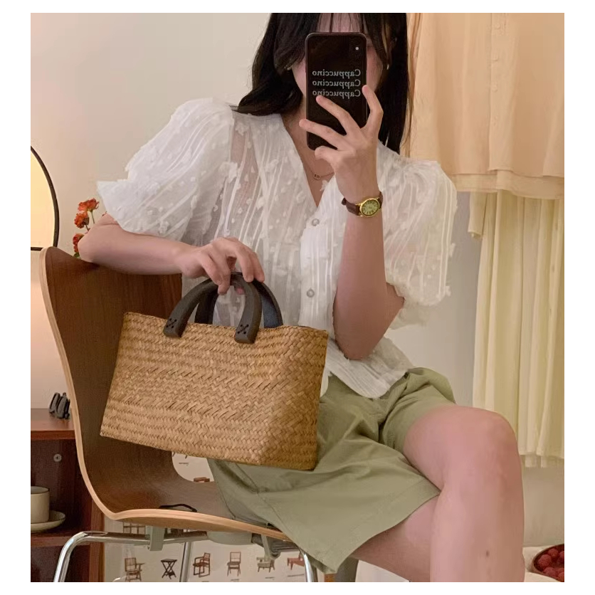 Giana Top - Áo sơ mi tay ngắn tay phồng thêu nổi cổ V cho nữ Purple Heart