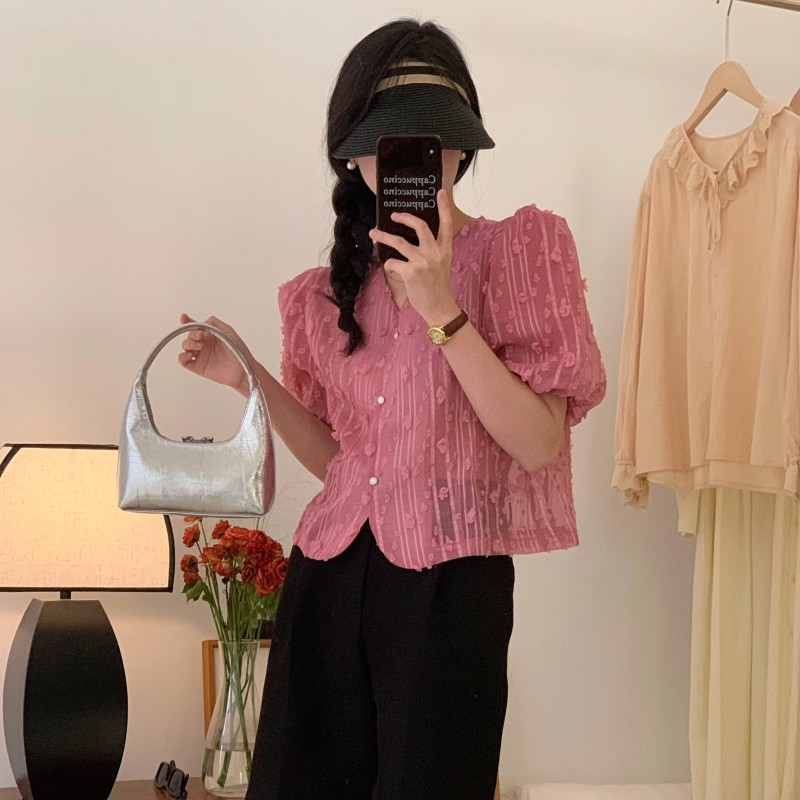 Giana Top - Áo sơ mi tay ngắn tay phồng thêu nổi cổ V cho nữ Purple Heart