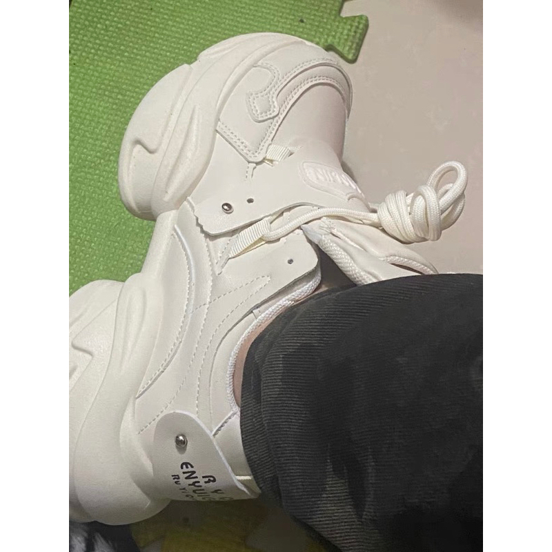 Giày thể thao sneaker nữ độn đế mũi tròn hàng quảng châu hottrend