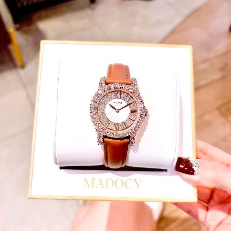 Đồng hồ nữ Madocy 81699  mặt tròn đính đá dây da chính hãng